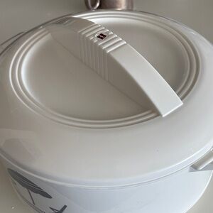 Cello White Food Storage Container with Handle